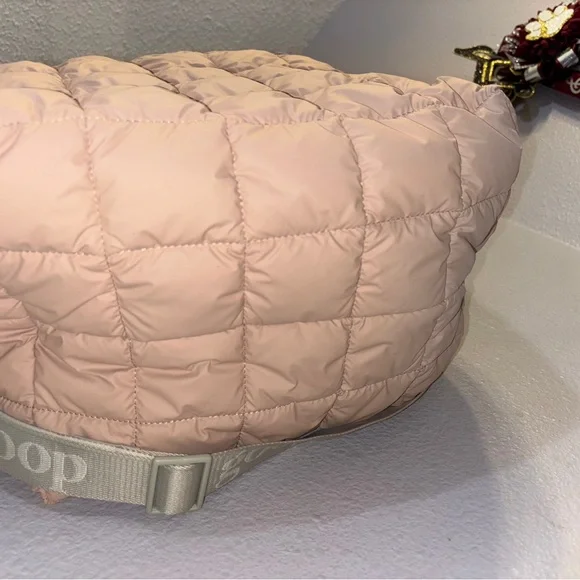 Vee Collective Berlin Large Quilted Porter Basque Matte Pink Tote Bag NWOT. - Picture 3 of 4